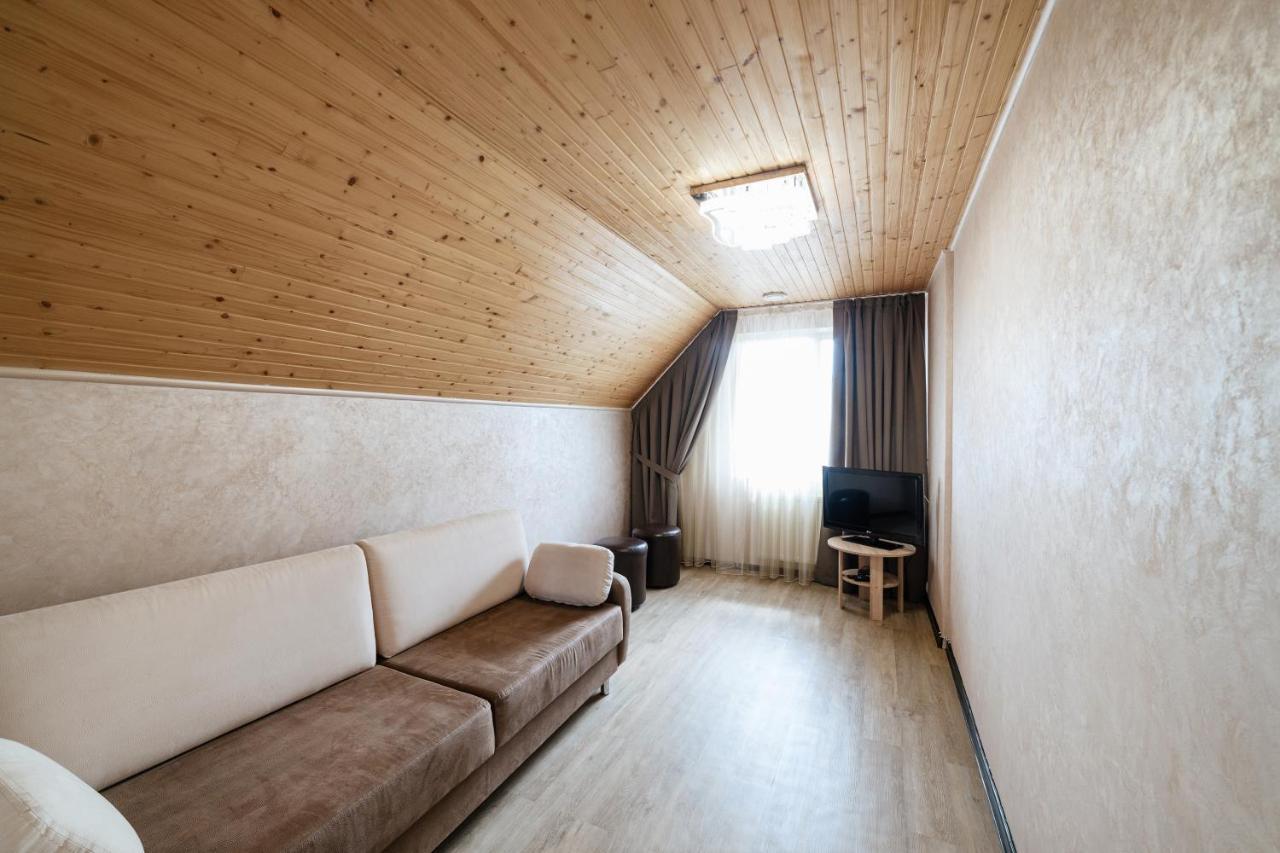 Apartment Sweethome Free Parking Mountain View Uzhhorod Exterior photo